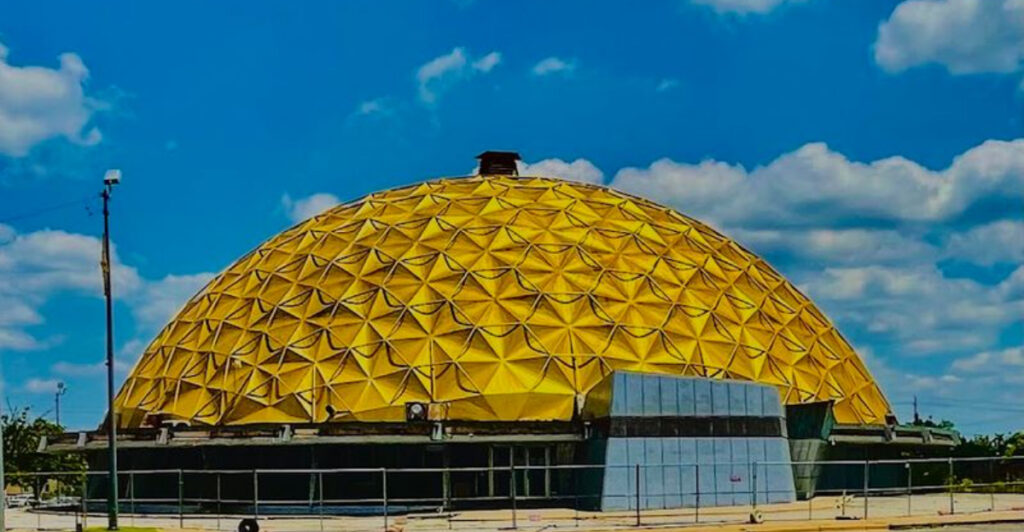 This Golden Oklahoma Landmark Looks Like Something From the Future