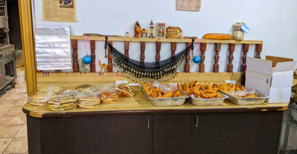 This Hidden Lansing Spot Is Baking Fresh Pita Daily – and Locals Say the Shawarma Is Worth the Drive