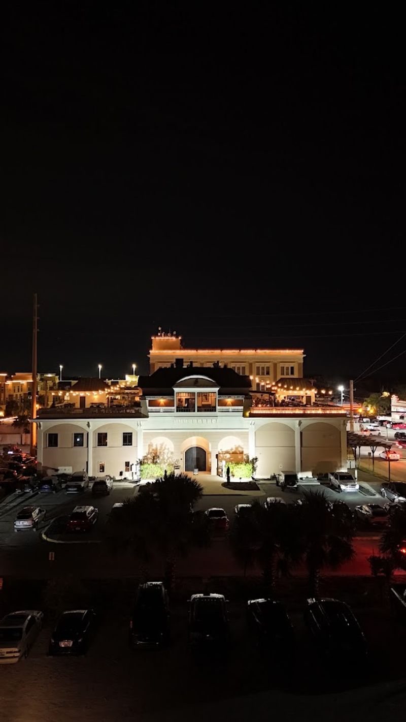 The Address and Setting on King Street