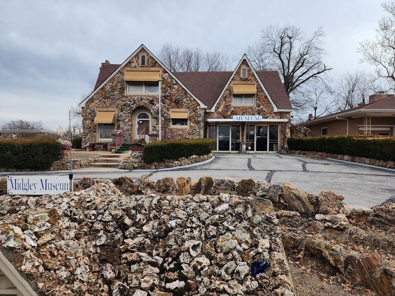 The Address and First Look at the Rock House