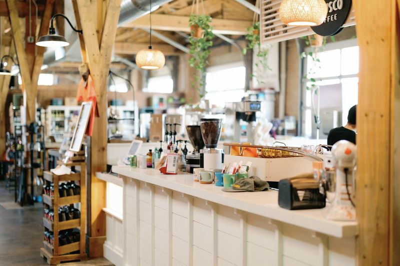 The Address and Setting Inside The Market