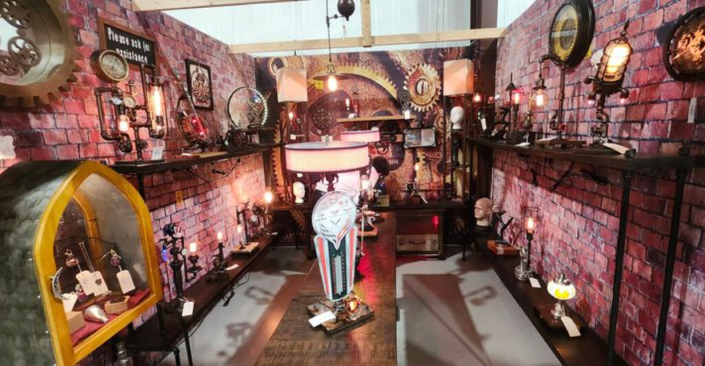 This Massive Vintage Store in Florida Is the Kind of Place You Can Explore for Hours
