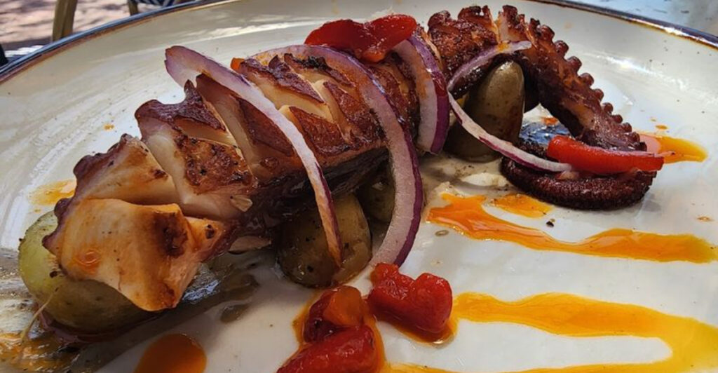 This Miami Beach Cuban Restaurant Feels Like a Slice of Havana