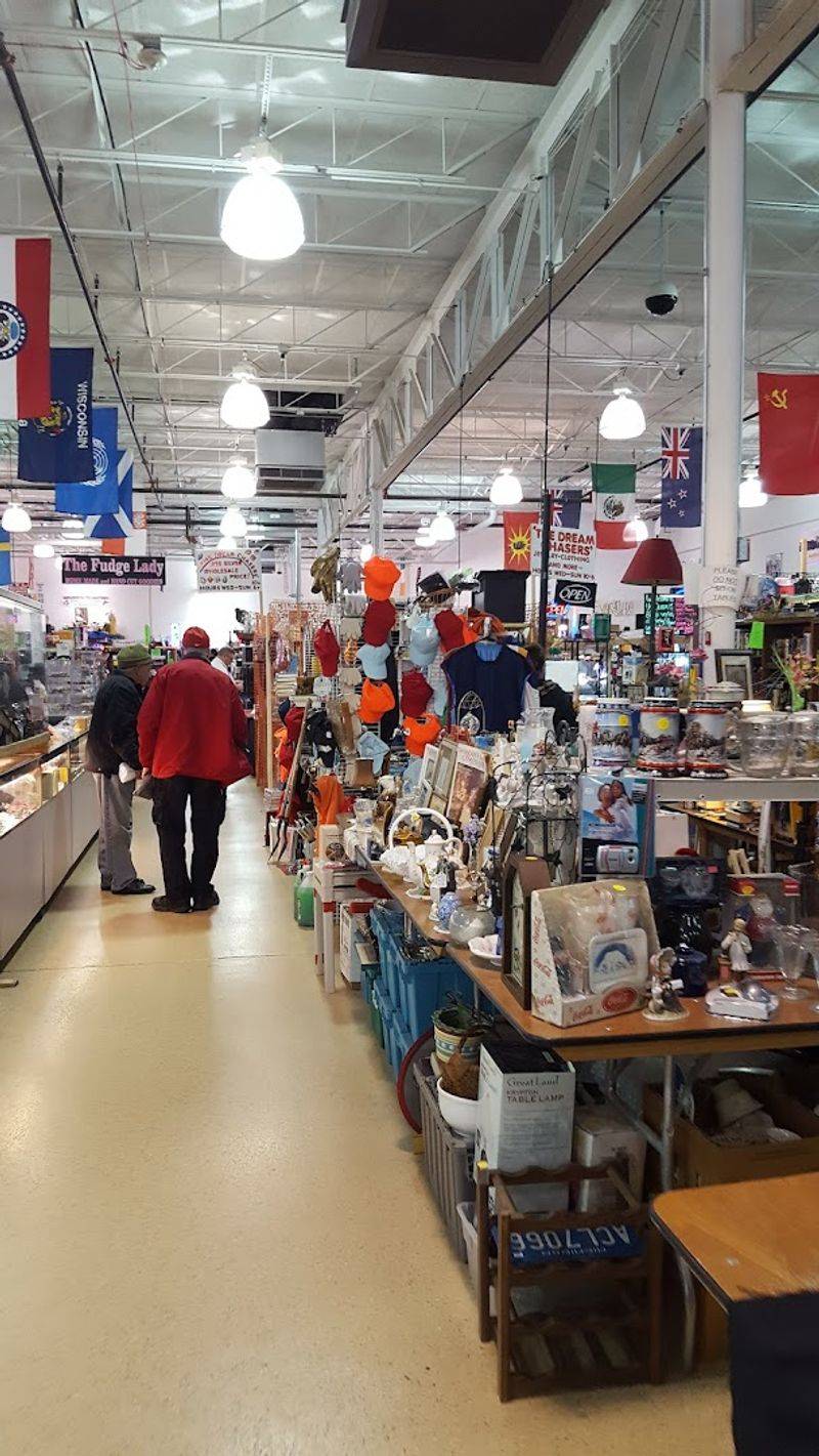 A Year-Round Indoor Market With Deep Local Roots