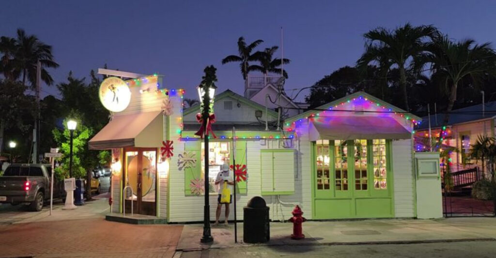 This Mom-and-Pop Florida Restaurant Serves Homemade Pies Locals Swear Are the Best Around
