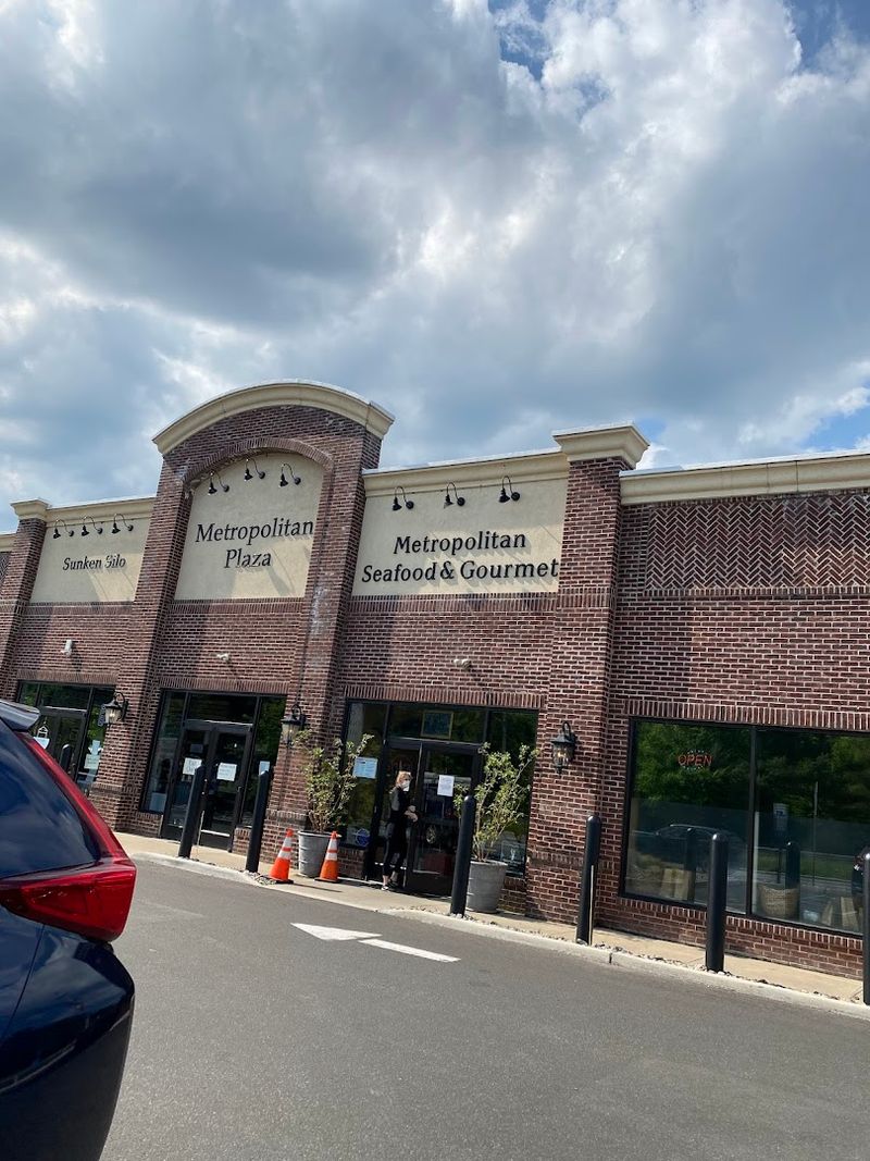 Where to Find Metropolitan Seafood and Gourmet