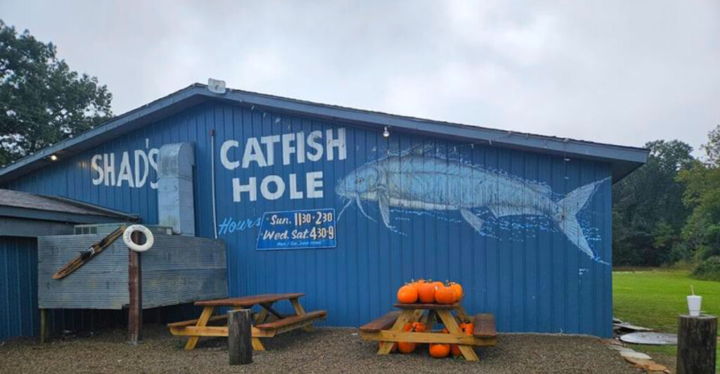 This Oklahoma Catfish Buffet Has Seafood Lovers Hooked