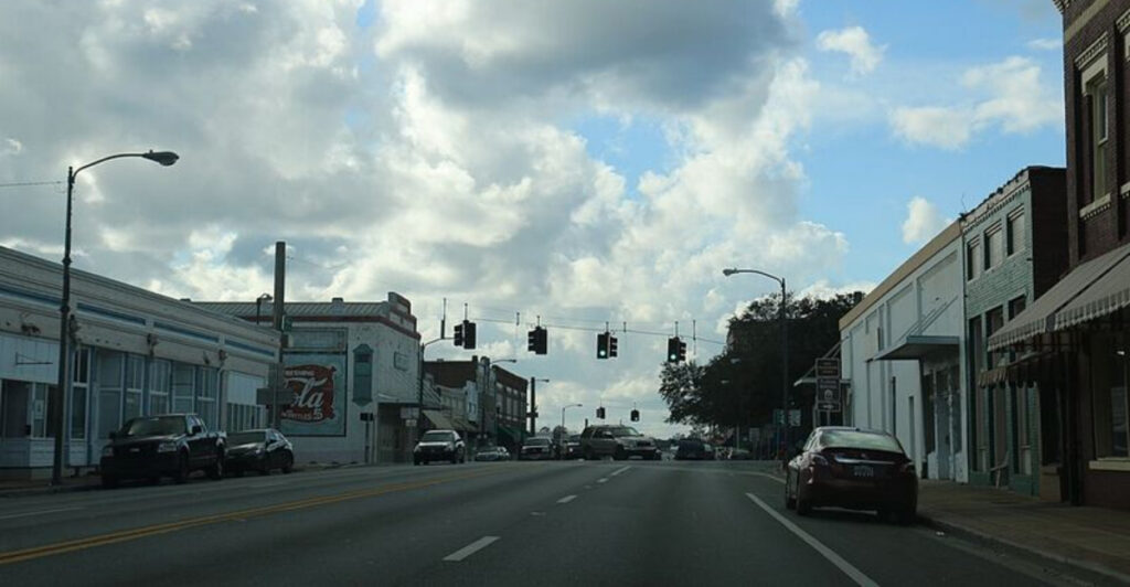 This Quiet Florida Town Has 2-Bedroom Apartments Renting for Just $850 a Month
