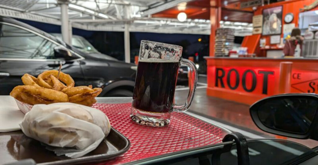 This Retro New Jersey Drive-In Turns Root Beer Floats Into a Must-Try Experience