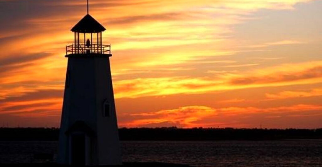 This Scenic Oklahoma Park Has a Lighthouse and a 9-Mile Trail Around a Beautiful Lake