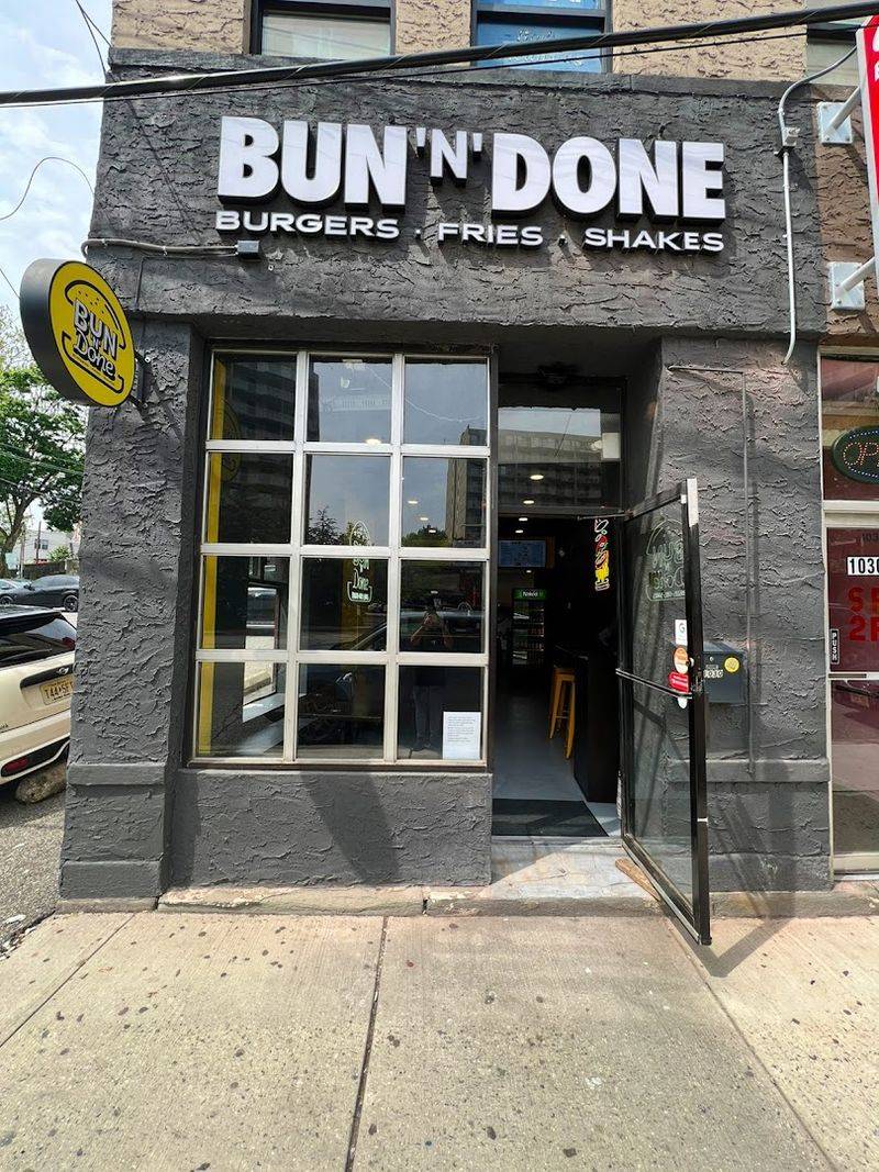 Where It All Happens on River Road