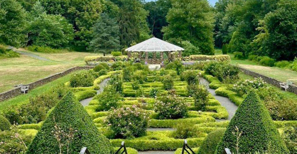 This Stunning New Jersey Garden Was Once Tied to a Notorious Mob Boss