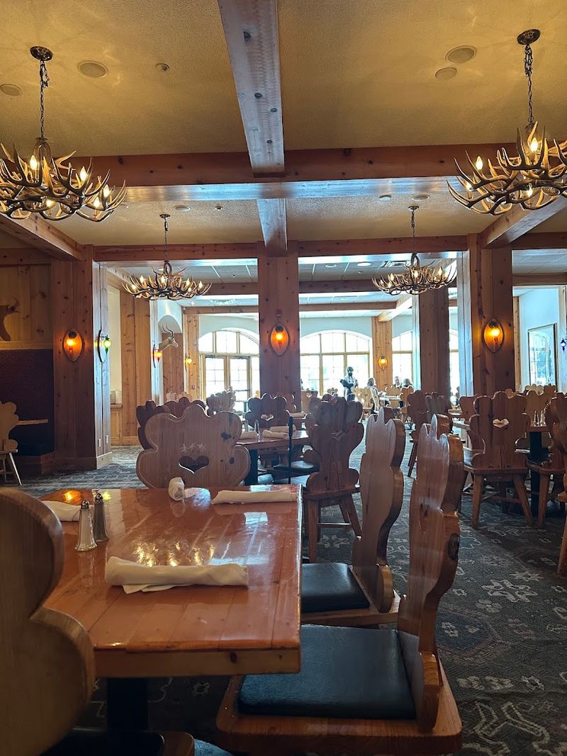 Best for families, groups, and tired skiers