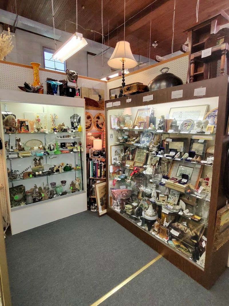 Vinyl Records and Retro Finds for Music Lovers