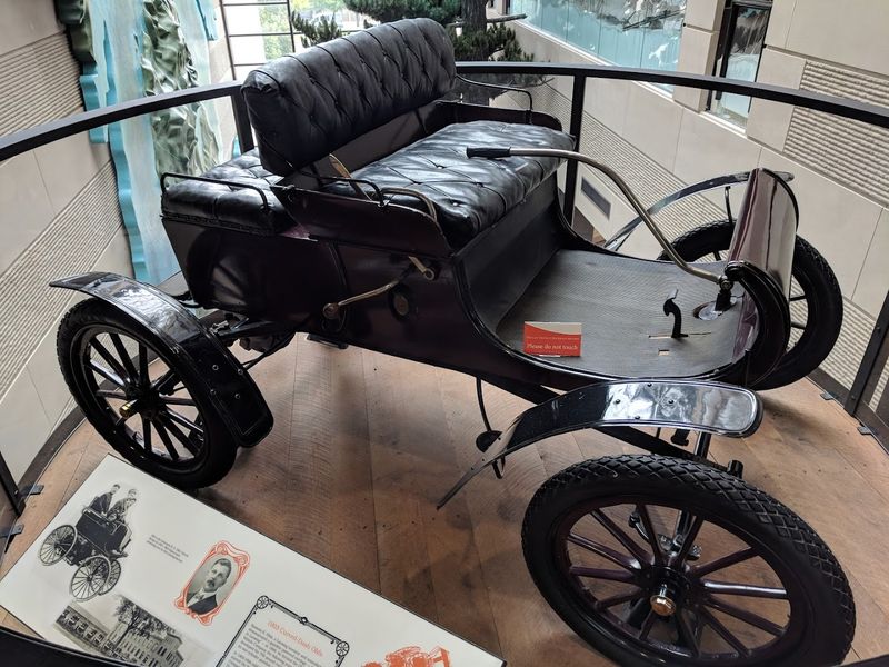 Mid-Century Modern Living and the Automotive Boom