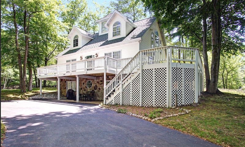 Tulip Time and Why the Timing of Your Visit Matters