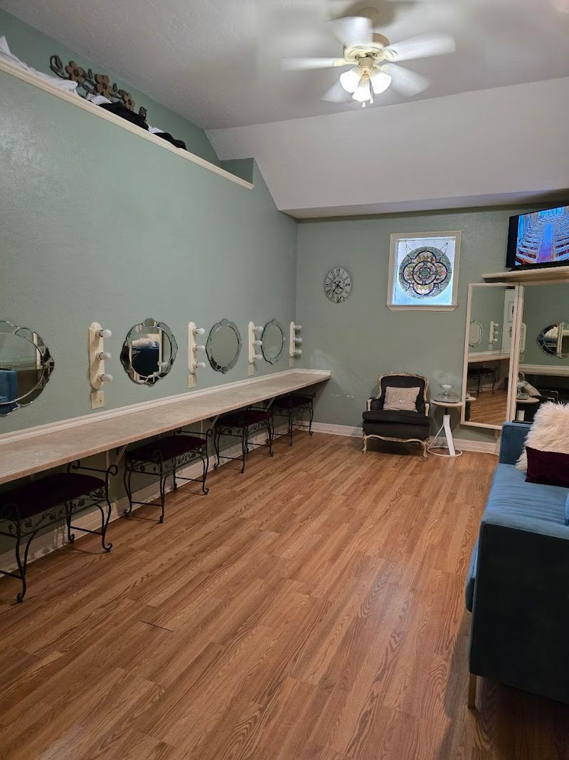 Getting Ready in Style: The Bridal Suite