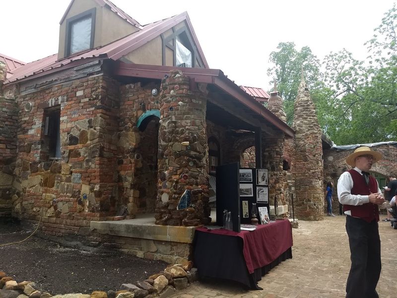 The Attraction That Drew Thousands