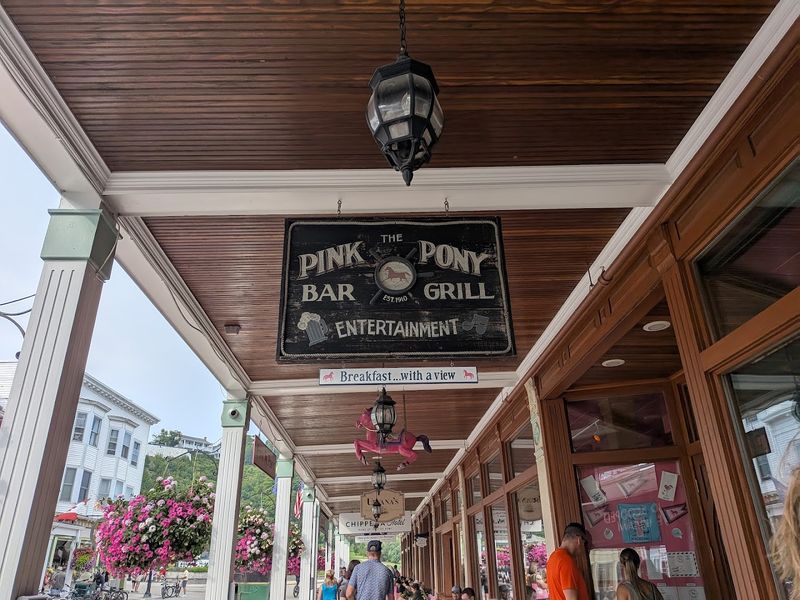 Service That Ranges From Outstanding to Inconsistent