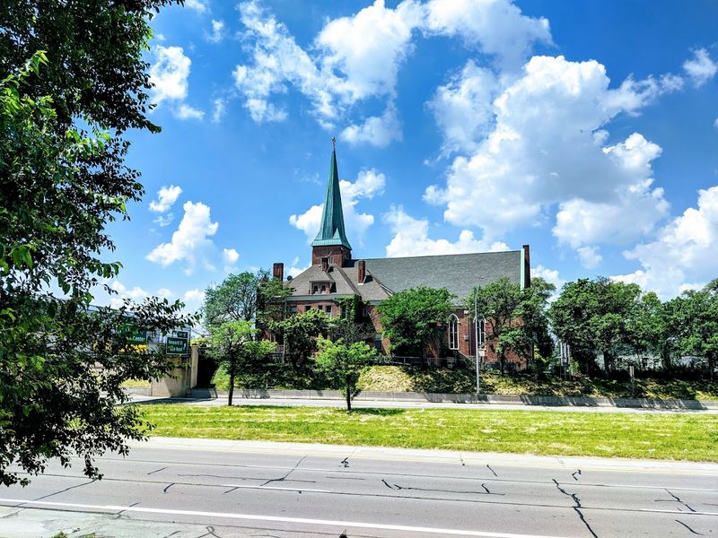 The best time to catch its mood