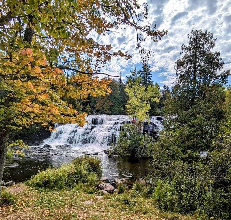 The First Look That Makes You Stop and Stare