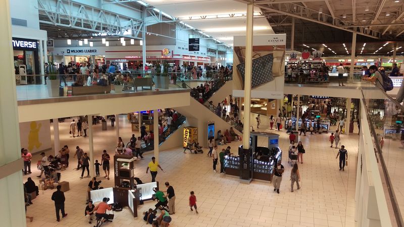 A Mall Built for the Long Haul: History and Scale