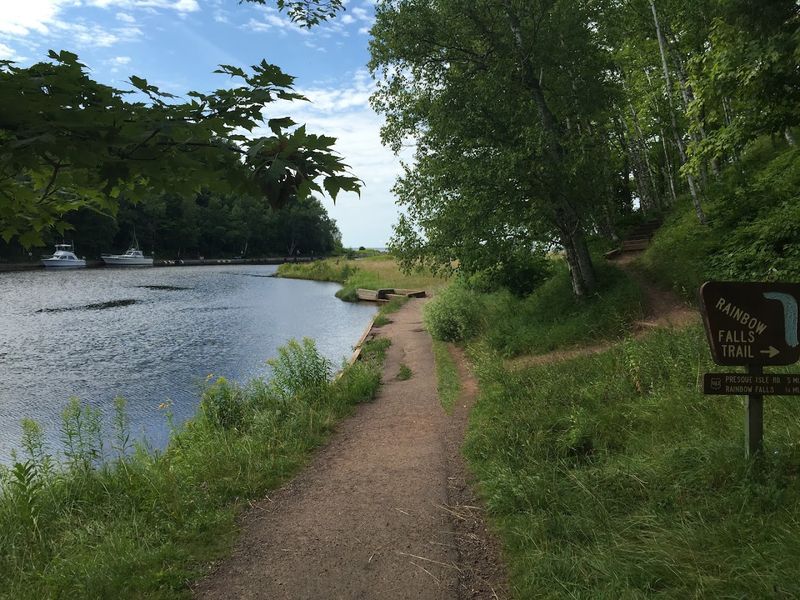 A shoreline route with serious bragging rights