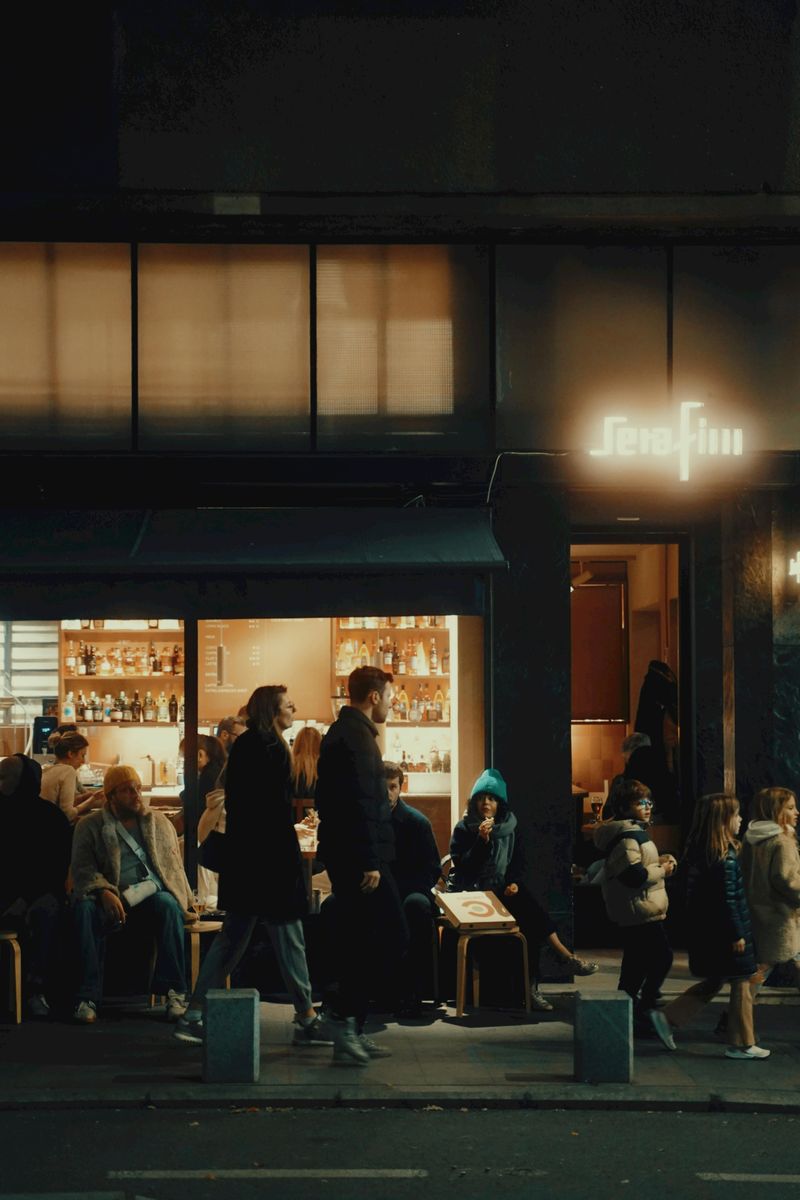 The Bar or Teahouse Invitation Scam That Ends With a Huge Bill