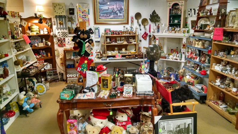 The holiday and gift-hunting advantage