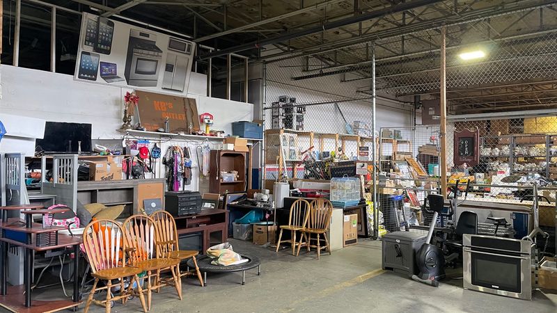 The art of shopping without a price tag