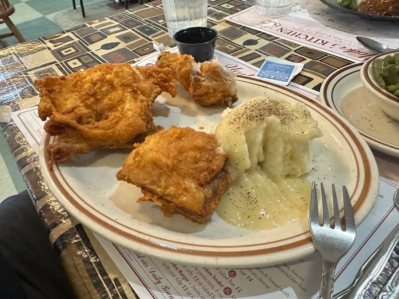 Mrs. Yoder's Kitchen — Mount Hope