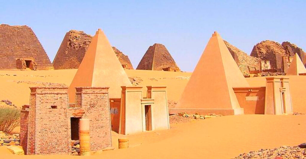 12 Forgotten Kingdoms You Can Still Visit – From Desert Pyramids to Cliff-Carved Cities