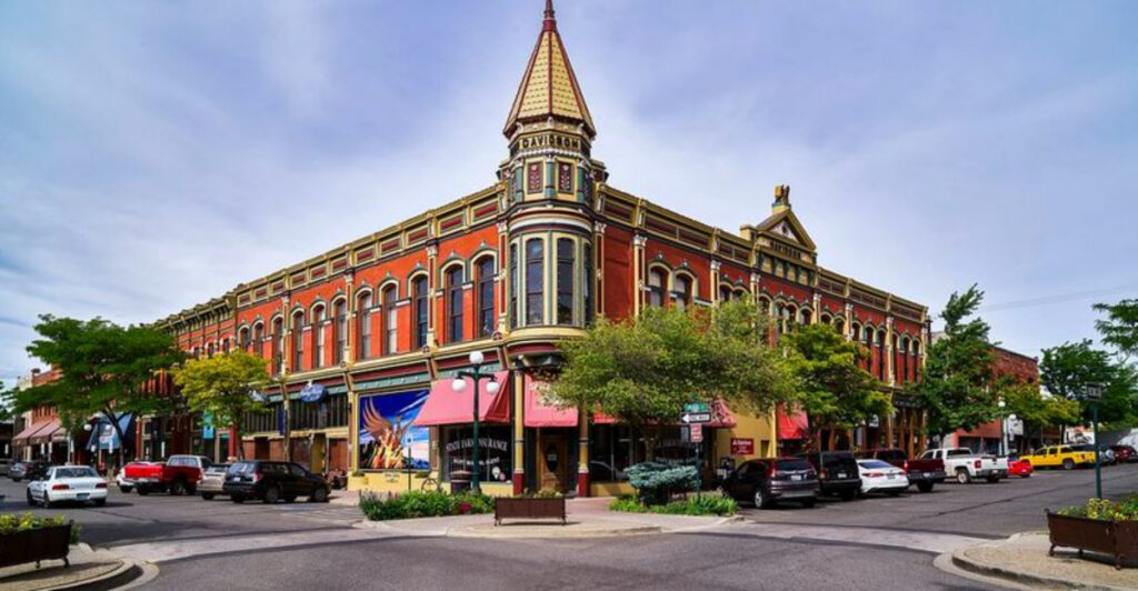 12 North Carolina Towns With Picture-Perfect Downtowns