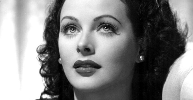 14 Famous People Who Lived Double Lives