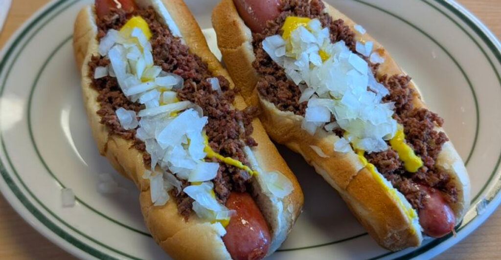 14 Must-Try Detroit-Style Coney Dog Spots in Michigan for True Authentic Taste
