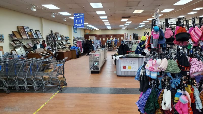 Thrift World — La Vista (Omaha area)