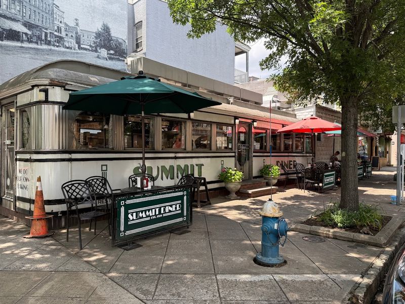 Summit Diner in Summit