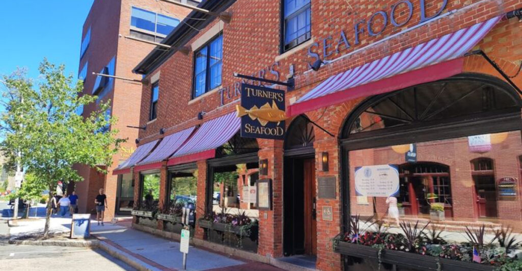 14 Popular Massachusetts Spots Known for Their Spicy Seafood Stew