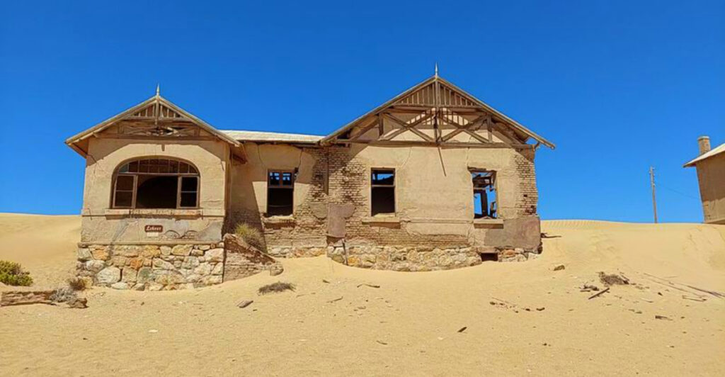 15 Abandoned Places Around the World That Are Hauntingly Beautiful