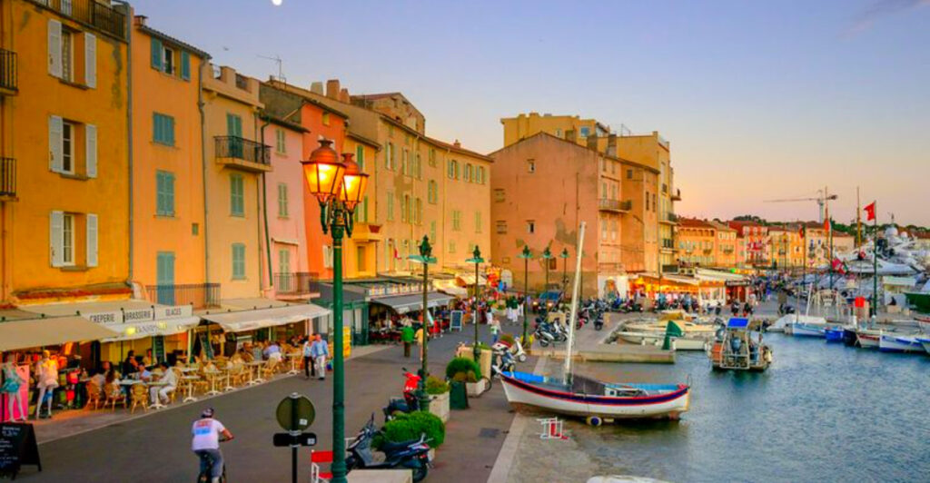15 Breathtaking Destinations on the French Coast This Summer