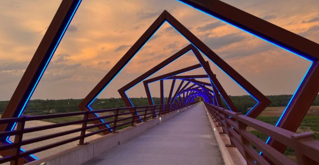15 Incredible Iowa Spots That Make a First Visit Unforgettable