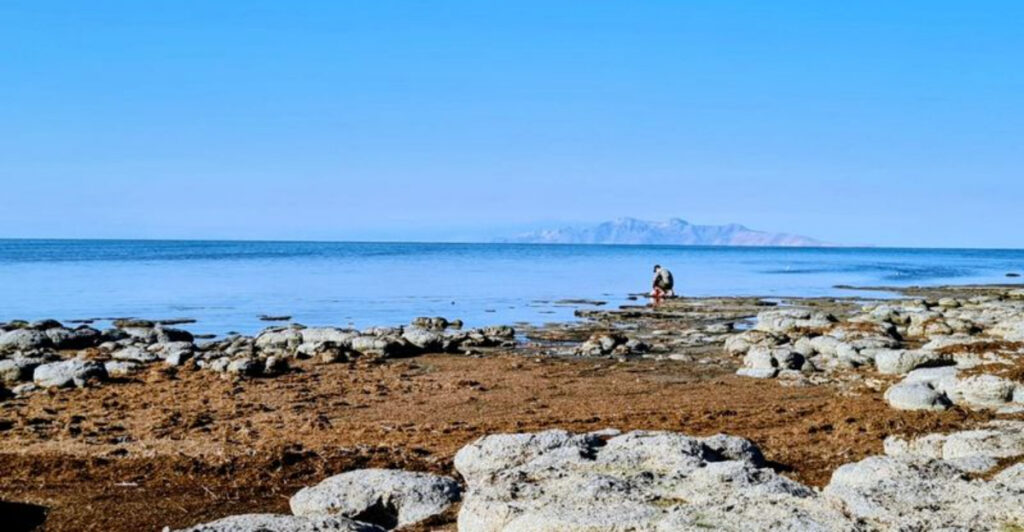 15 Largest Lakes That Are Completely Landlocked (No Way Out!)