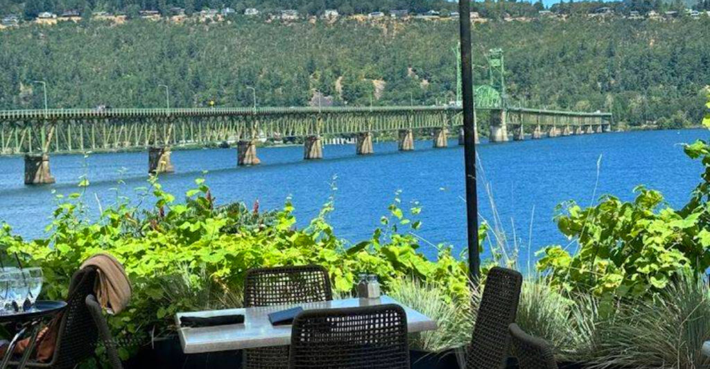 15 Must-Visit Outdoor Restaurants in Oregon for Breathtaking Views