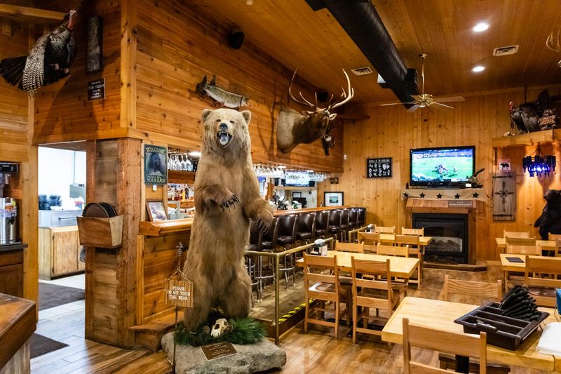 Bear's Den Steakhouse (Cambridge)