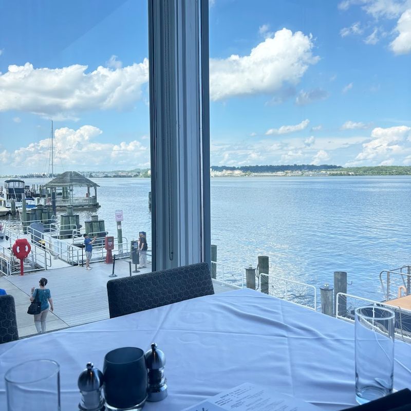 Chart House — Alexandria