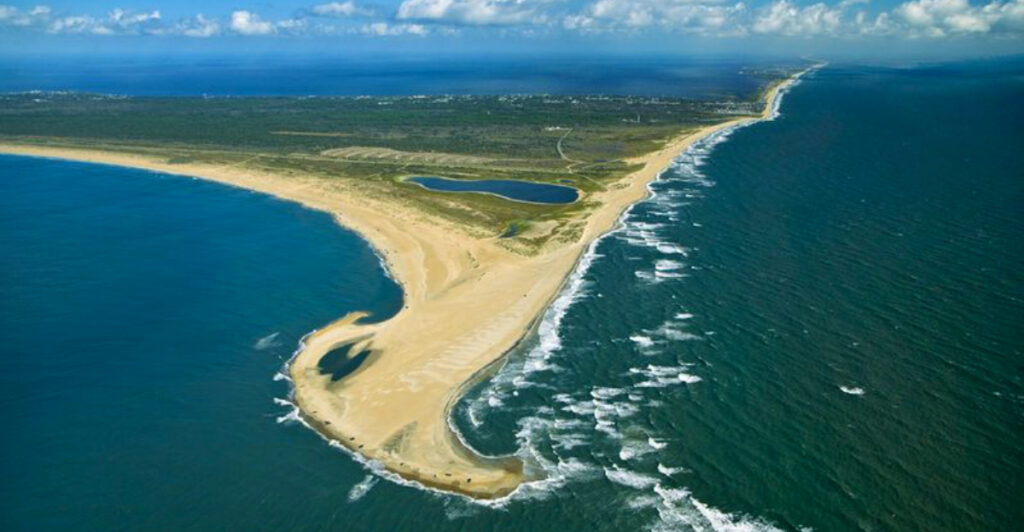 15 Stunning Beaches That Can Be Extremely Dangerous