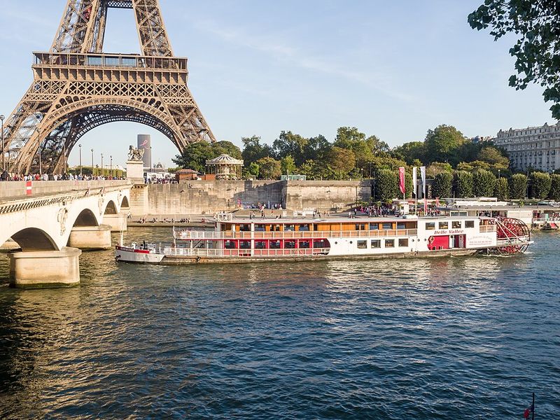 Restaurants Right Next to Major Landmarks