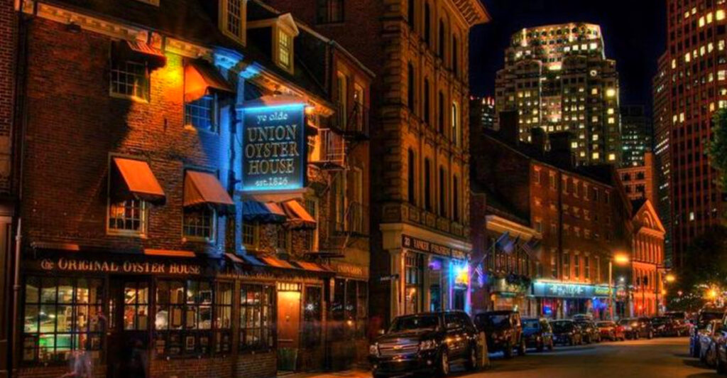 15 Vintage Massachusetts Dining Spots That Are Still Packed With Fans