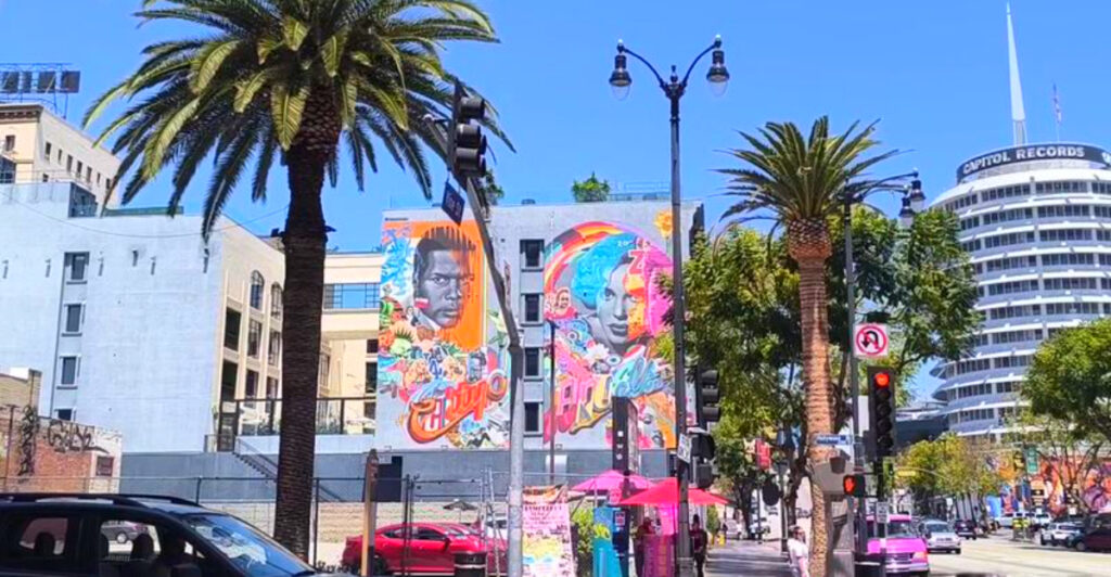 25 Tourist Traps from the ’90s That Somehow Still Survive