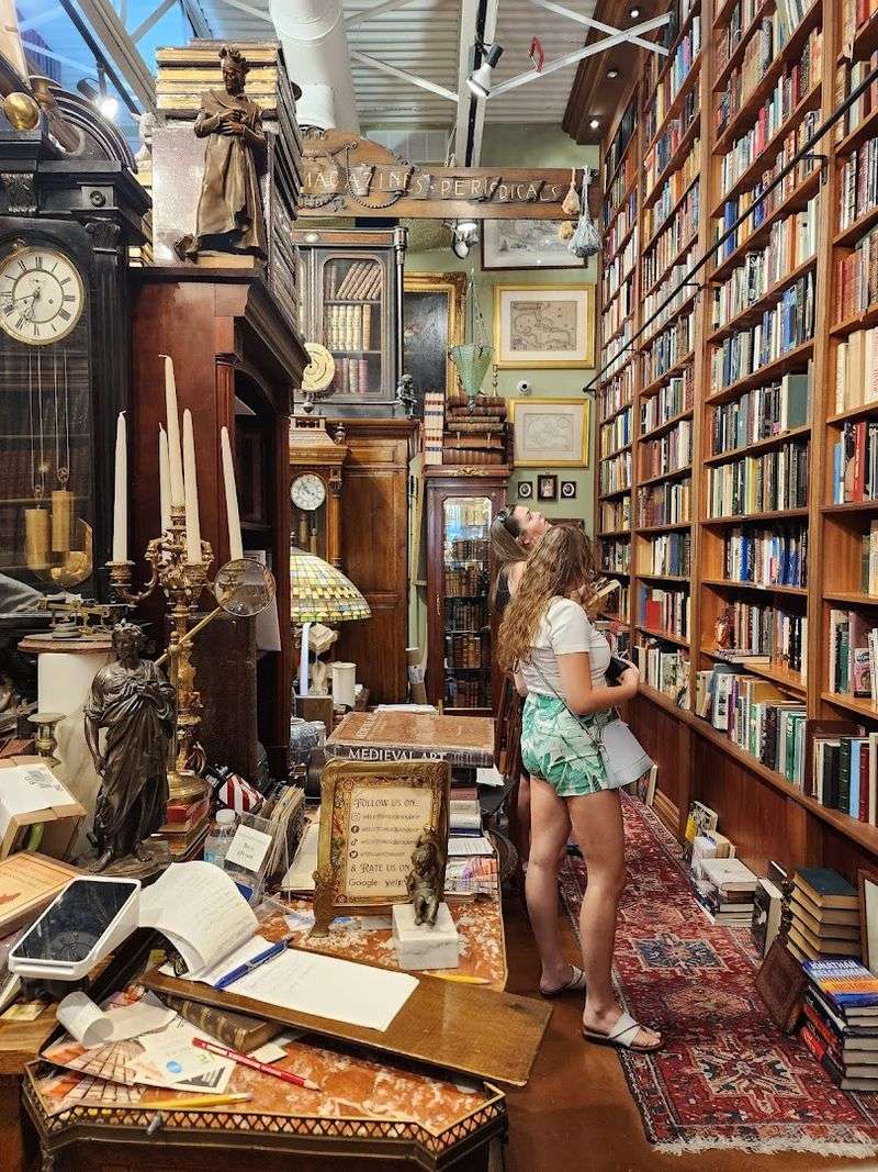 The Atmosphere That Makes You Want to Linger